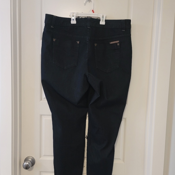 DNKY women's plus size jeans. - Picture 2 of 5